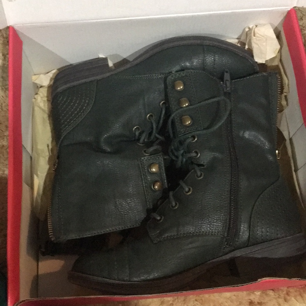 American rag faylln Combat boots